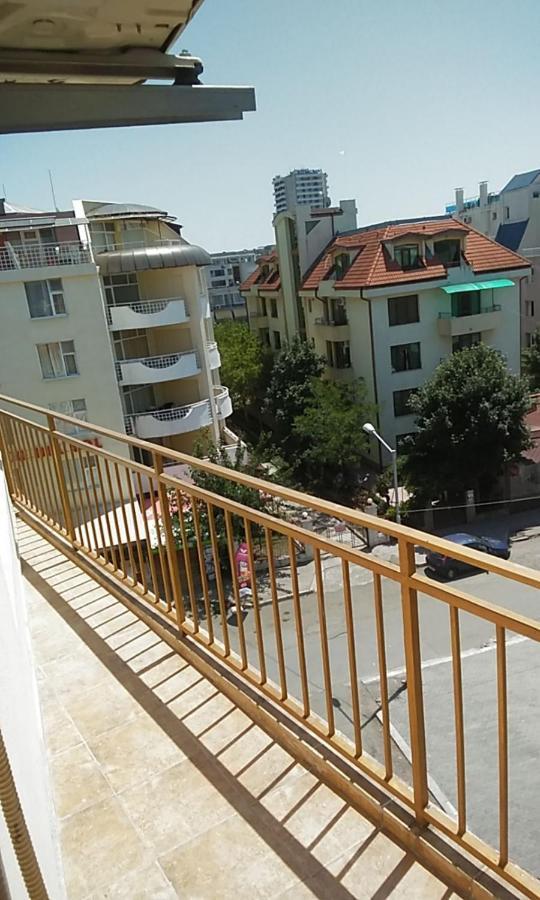 Apartment 54 Ryor Pantai Sunny Bagian luar foto